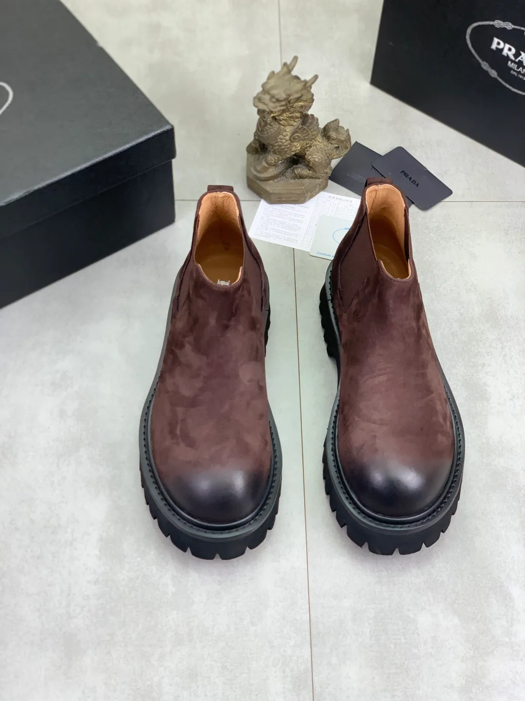 Men's shoes 💰P560 💰[New style]🔥🆕Hot model [PRADA]Prada🔝High-top Chelsea Martin boots are a high-end brand of men's shoes. The uppers are made of top-layer calfskin imported from Italy➕top-layer pigskin lining for the feet🔥, making walking more convenient and comfortable! Exclusive new style, stunning work [color]! Create a fashionable personality to set off your uniqueness! Create a fashionable personality to set off your uniqueness! A must-have for trendy men! Classic🔥super wear-resistant rubber outsole, size: 38-44 (45 can be customized) black or brown🉑️choose
